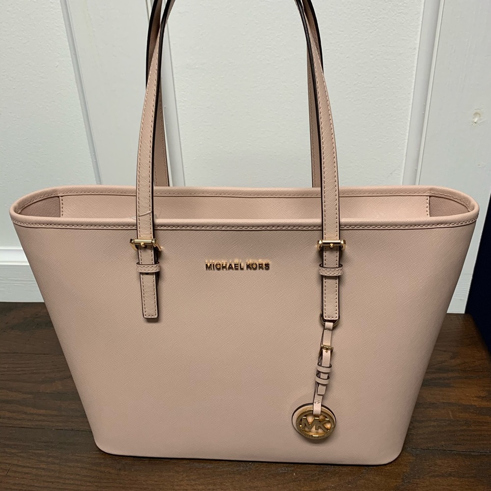 ✅ NWT Michael Kors Jet Set Travel Tote